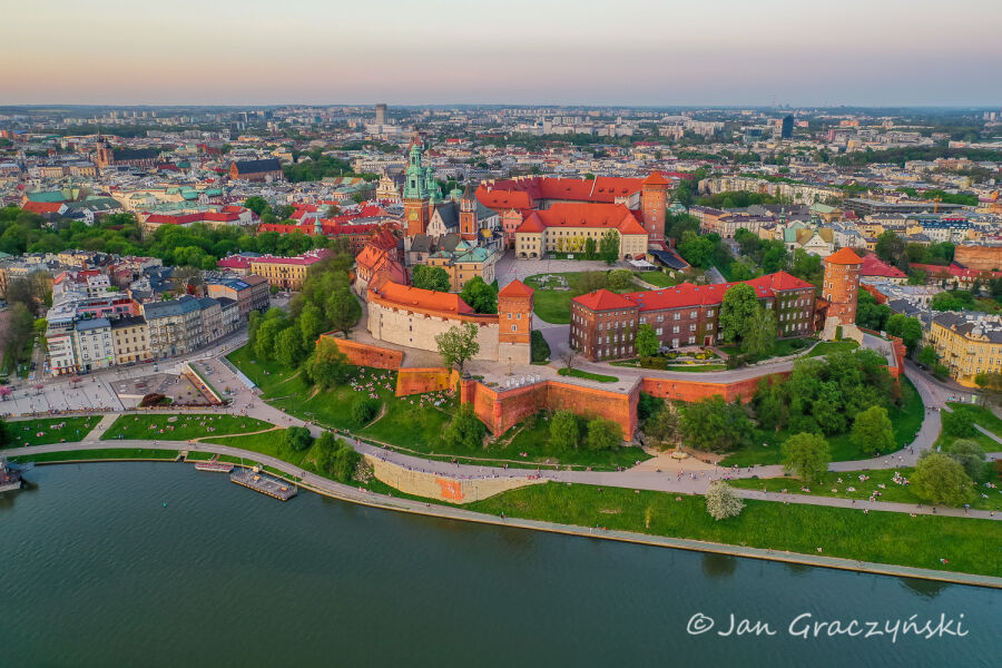 wawel, dron, panorama, zakole wisły
